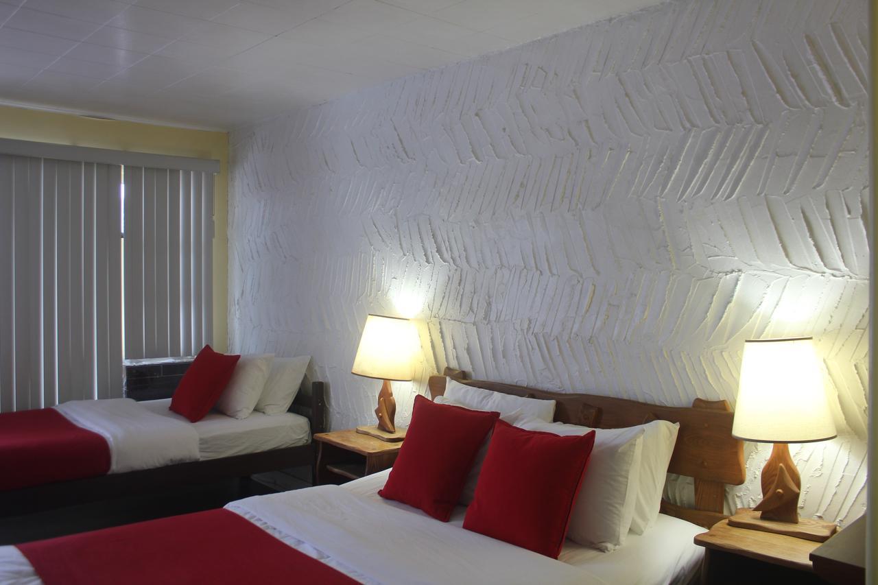 Motel Des Pays D'En Haut Val-David Room photo